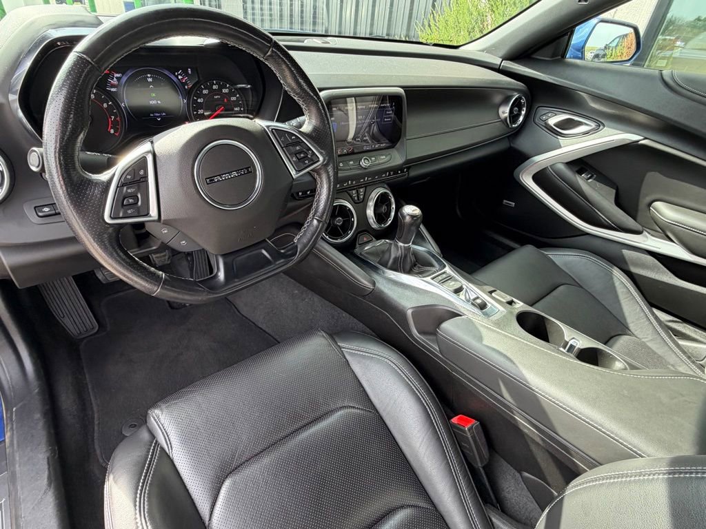 Used 2022 Chevrolet Camaro LT RWD image 10