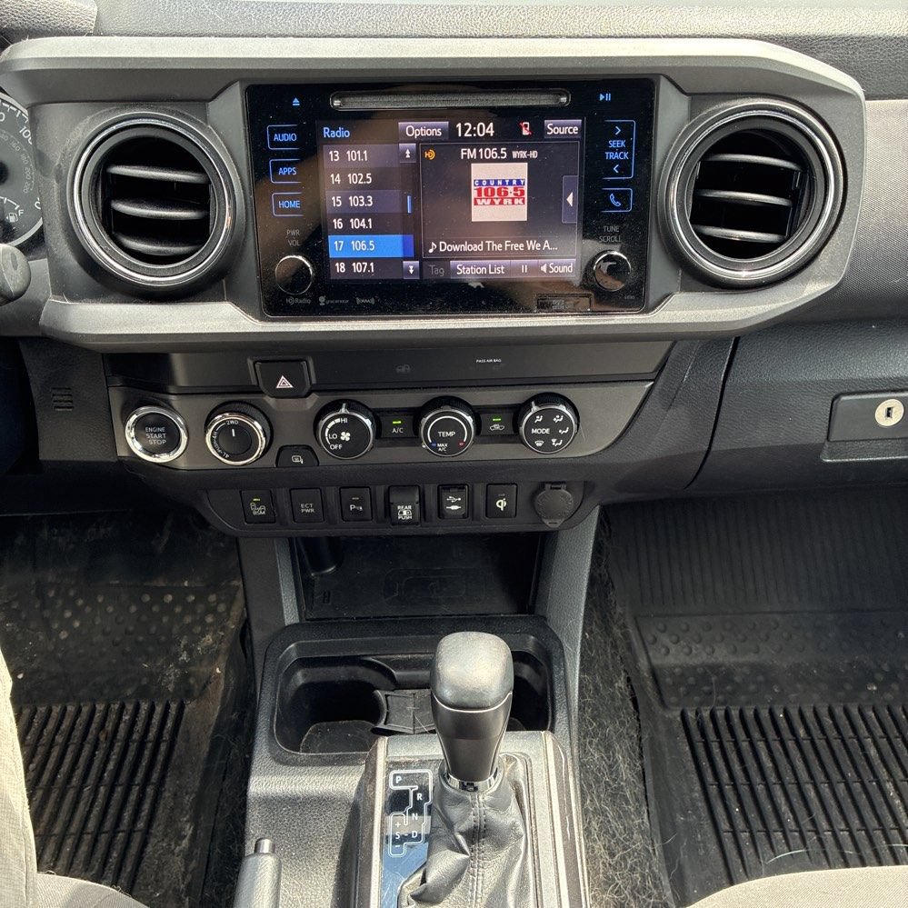 Used 2019 Toyota Tacoma TRD Off-Road w/ Technology Package AWD/4WD image 5