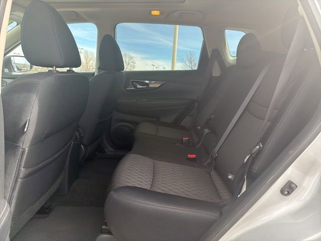 Used 2017 Nissan Rogue SV image 24