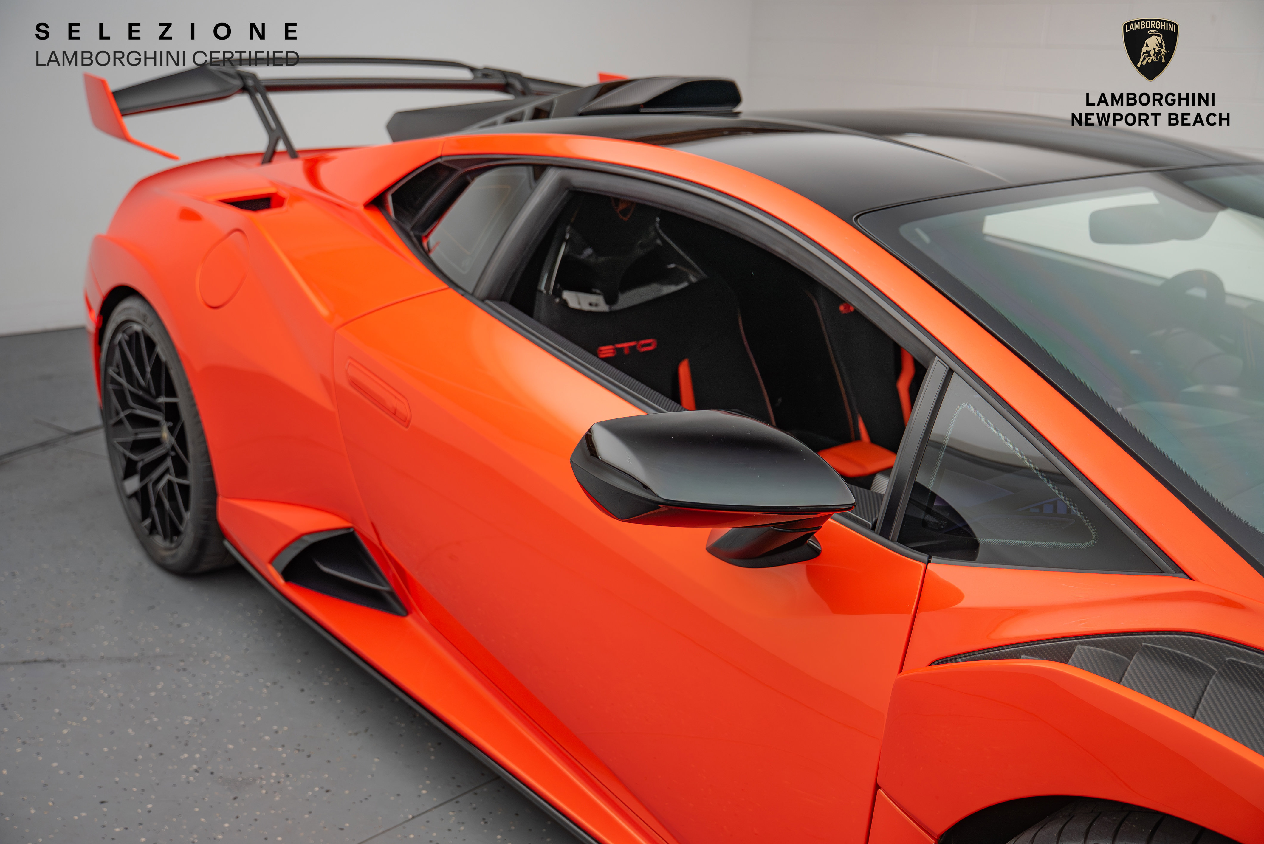 Used 2022 Lamborghini Huracan STO image 5