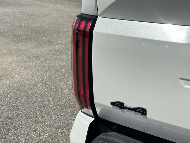 Used 2024 Toyota Tundra Limited AWD/4WD image 31