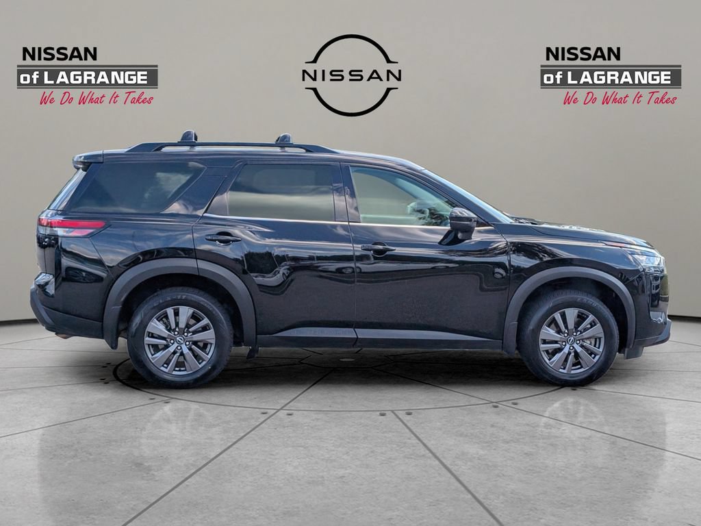Used 2022 Nissan Pathfinder SV FWD image 4