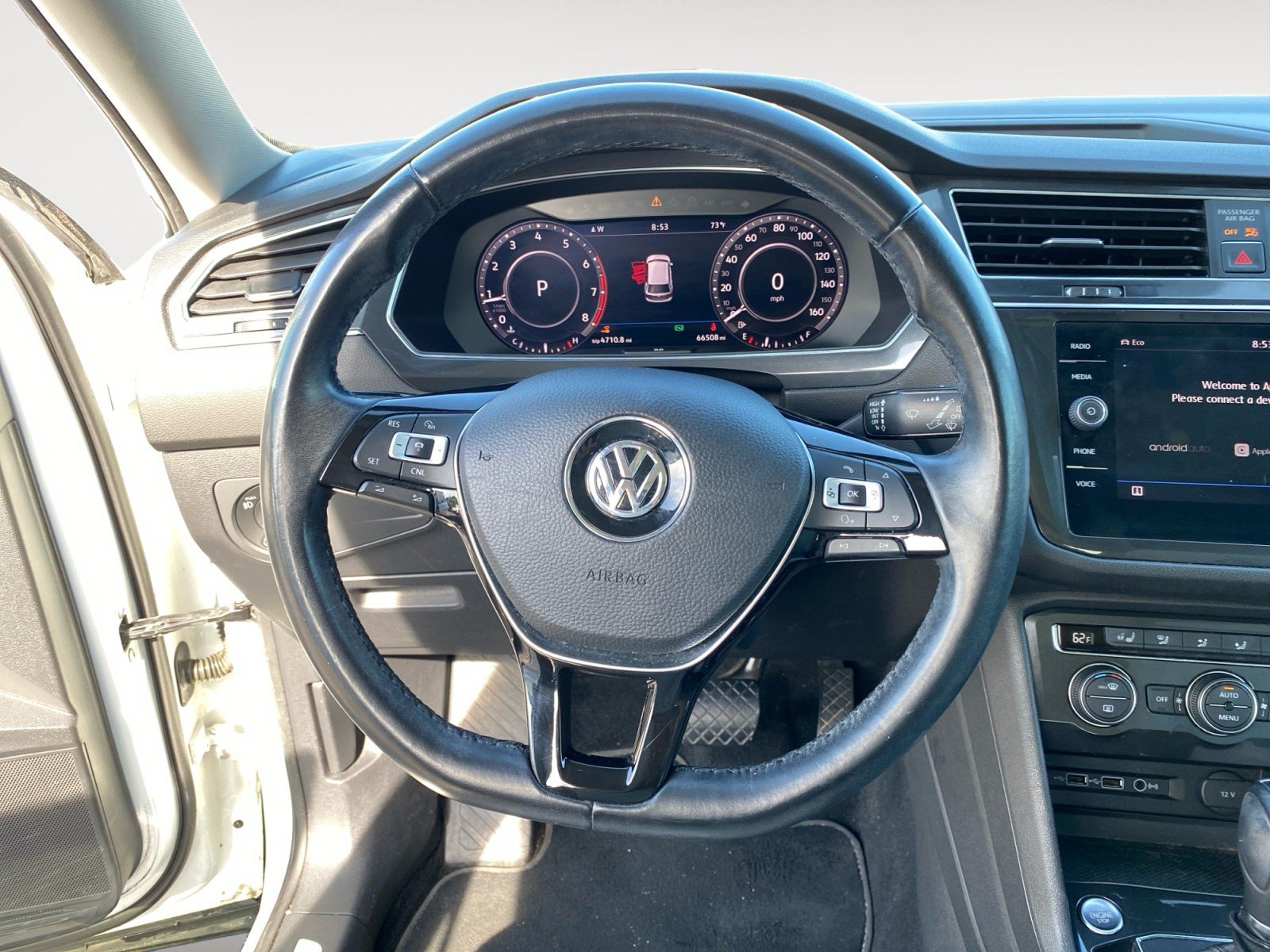 Used 2018 Volkswagen Tiguan SEL Premium AWD/4WD image 15