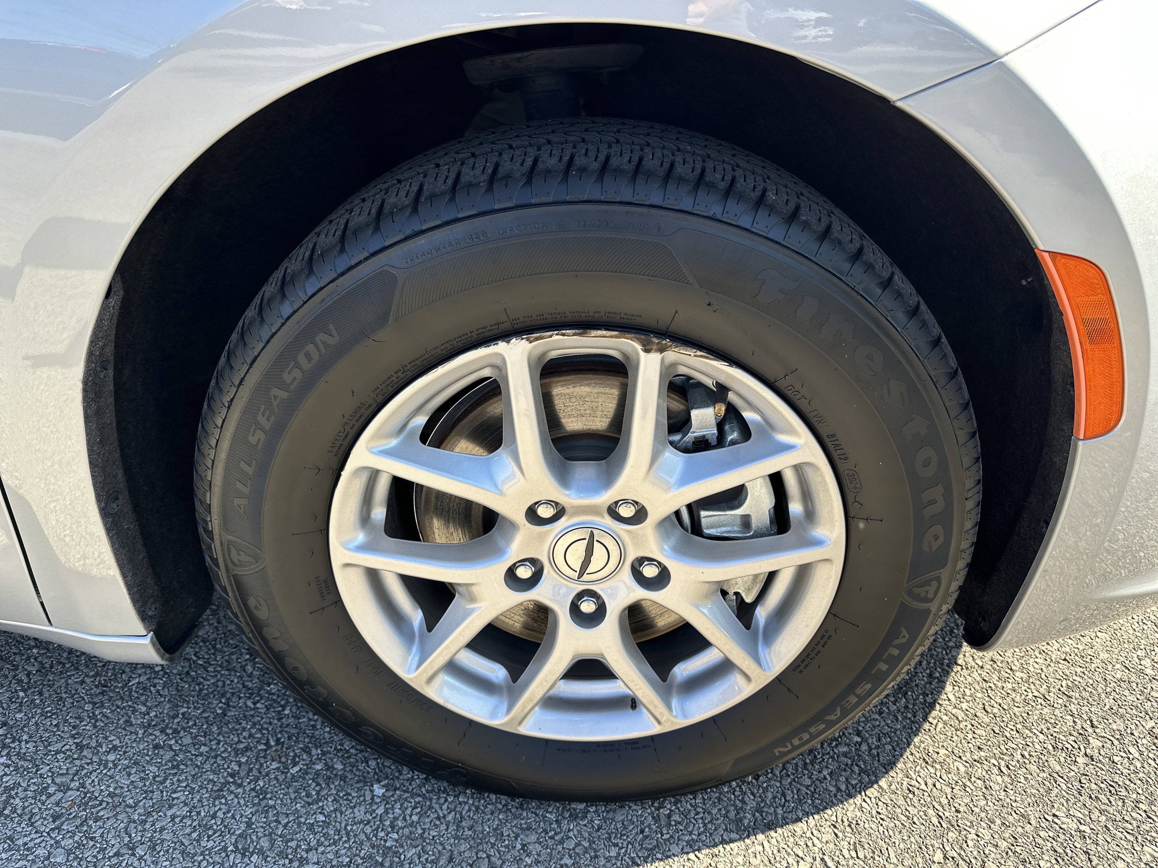 Used 2024 Chrysler Pacifica Touring-L image 14