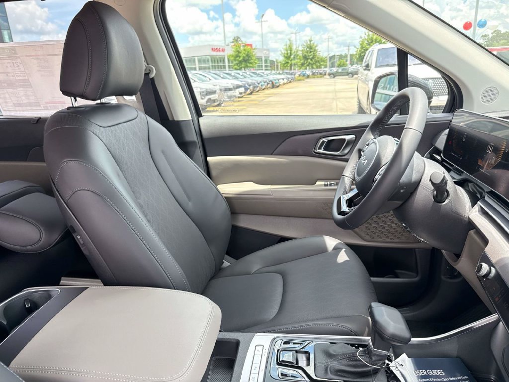 New 2026 Kia Carnival EX FWD image 11