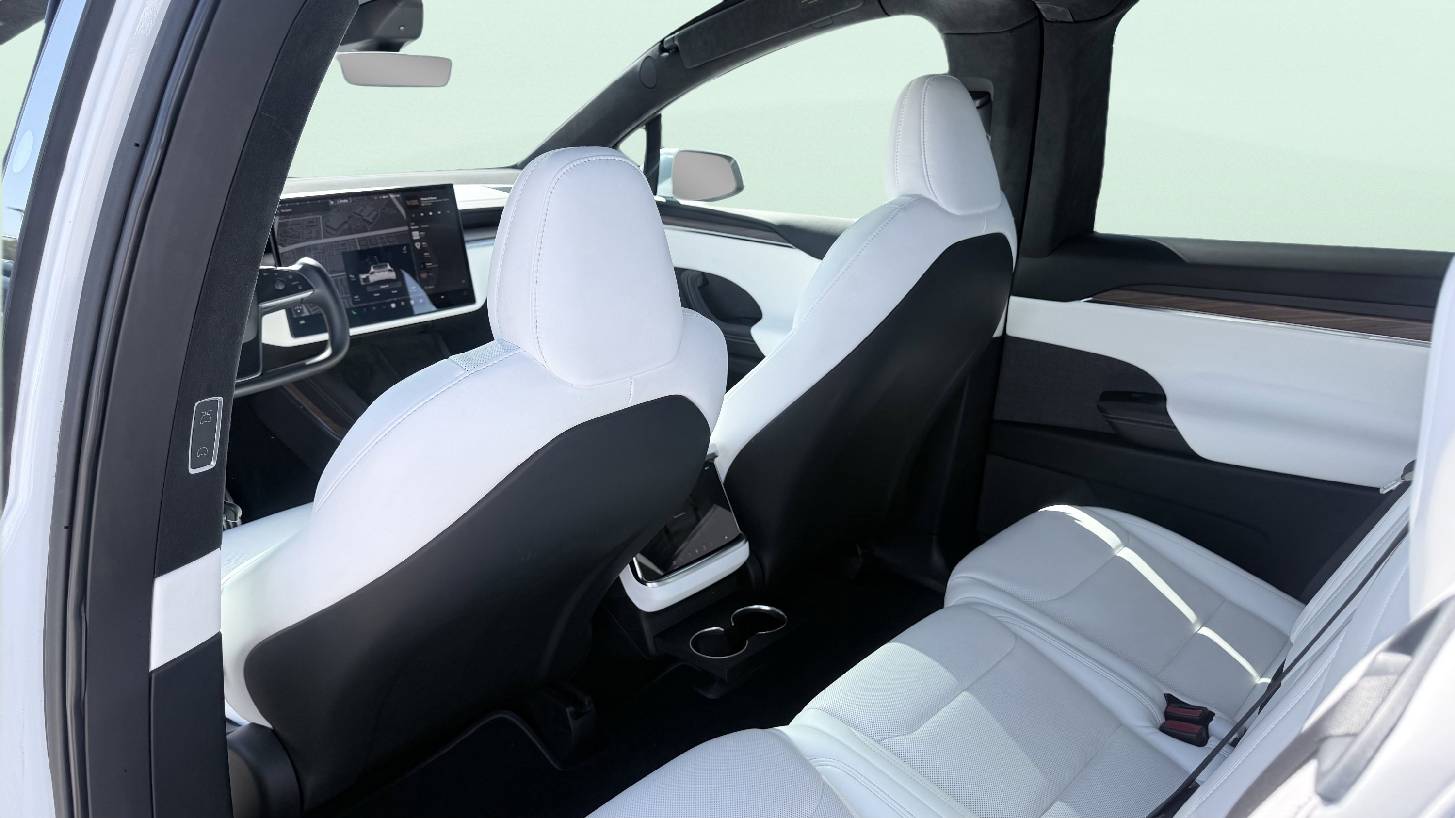 Used 2023 Tesla Model X image 30