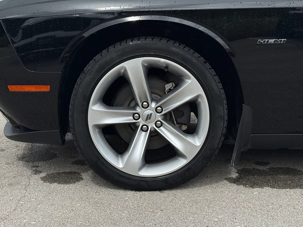 Used 2018 Dodge Challenger R/T w/ Sound Group RWD image 5