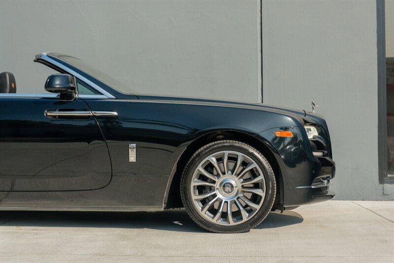Used 2018 Rolls-Royce Dawn image 38