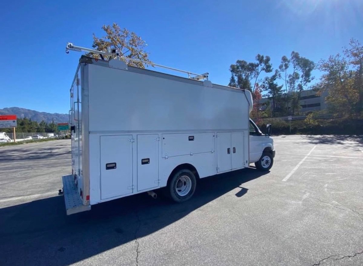 Used 2013 Ford E-450 and Econoline 450 Super Duty w/ PWR Locks & Windows Group RWD image 4