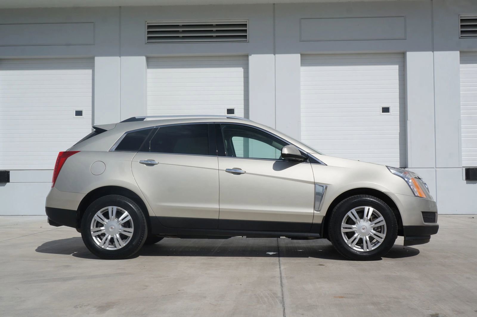 Used 2016 Cadillac SRX Luxury w/ Driver Awareness Package image 15