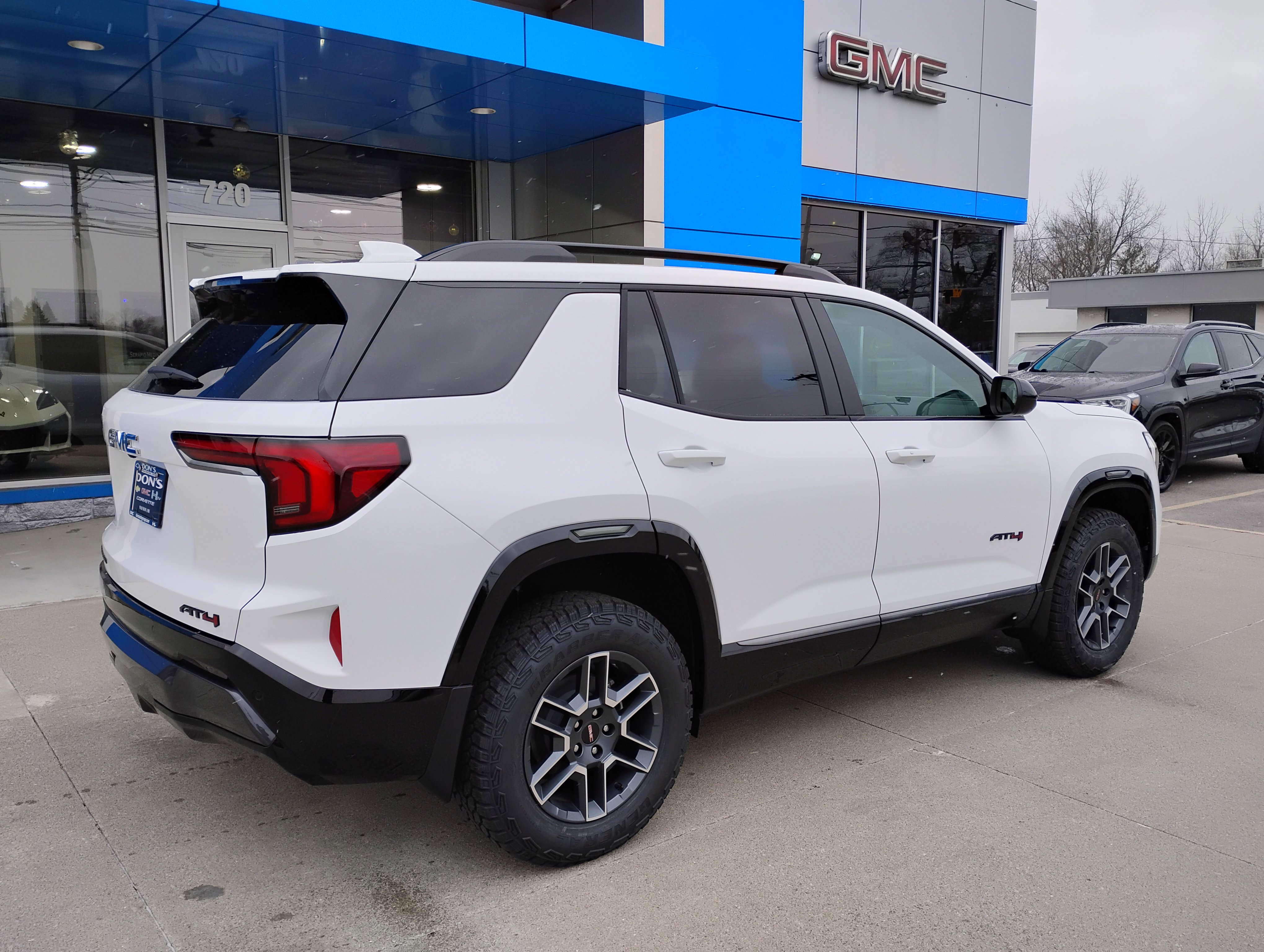 New 2026 GMC Terrain AT4 w/ LPO, Black Badging Package image 37