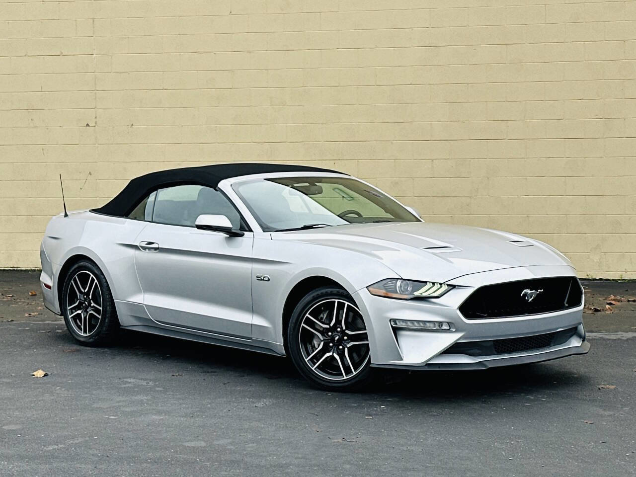Used 2019 Ford Mustang GT Premium RWD image 2