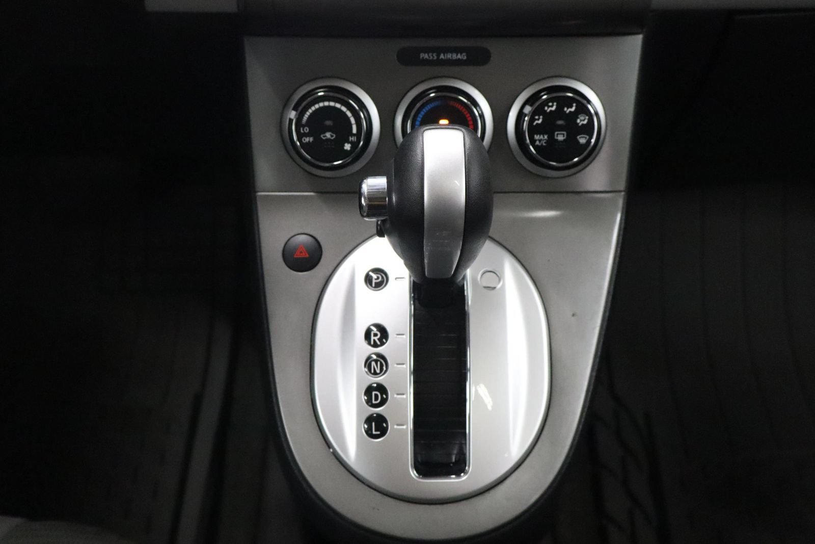 Used 2012 Nissan Sentra 2.0 SR w/ Special Edition Pkg FWD image 24