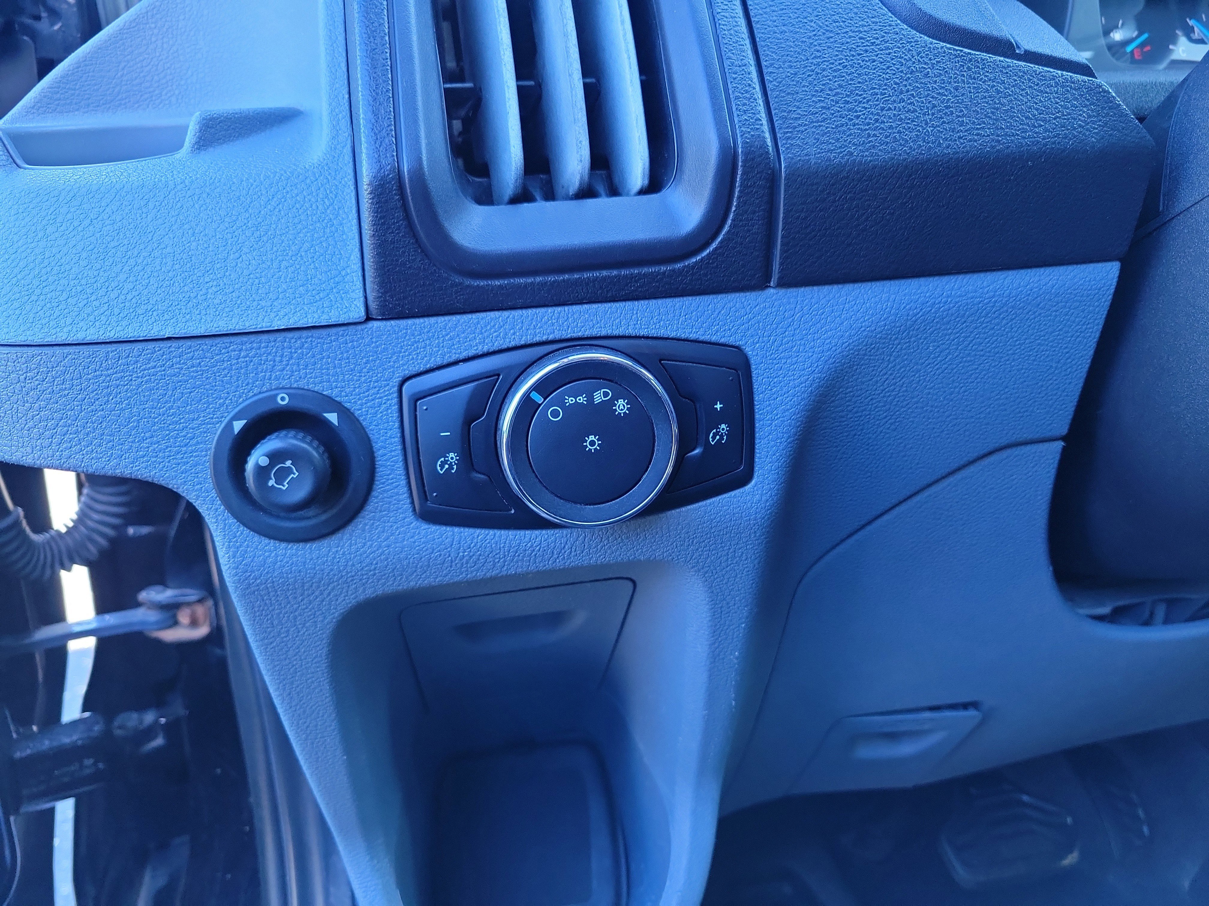 Used 2019 Ford Transit 350 XLT image 20