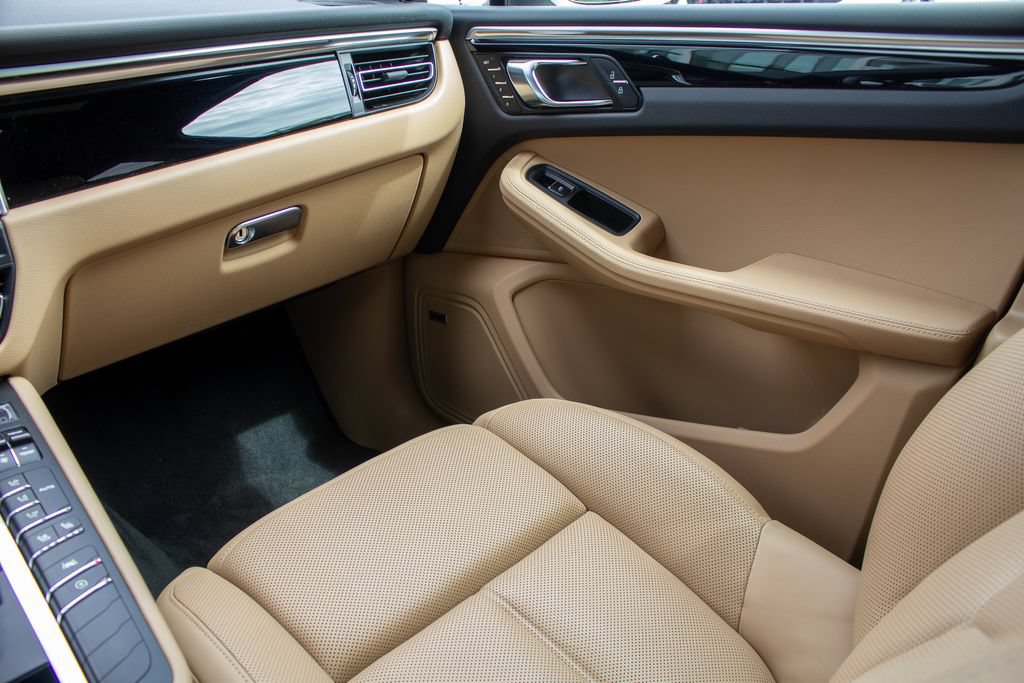 Used 2020 Porsche Macan AWD/4WD image 20