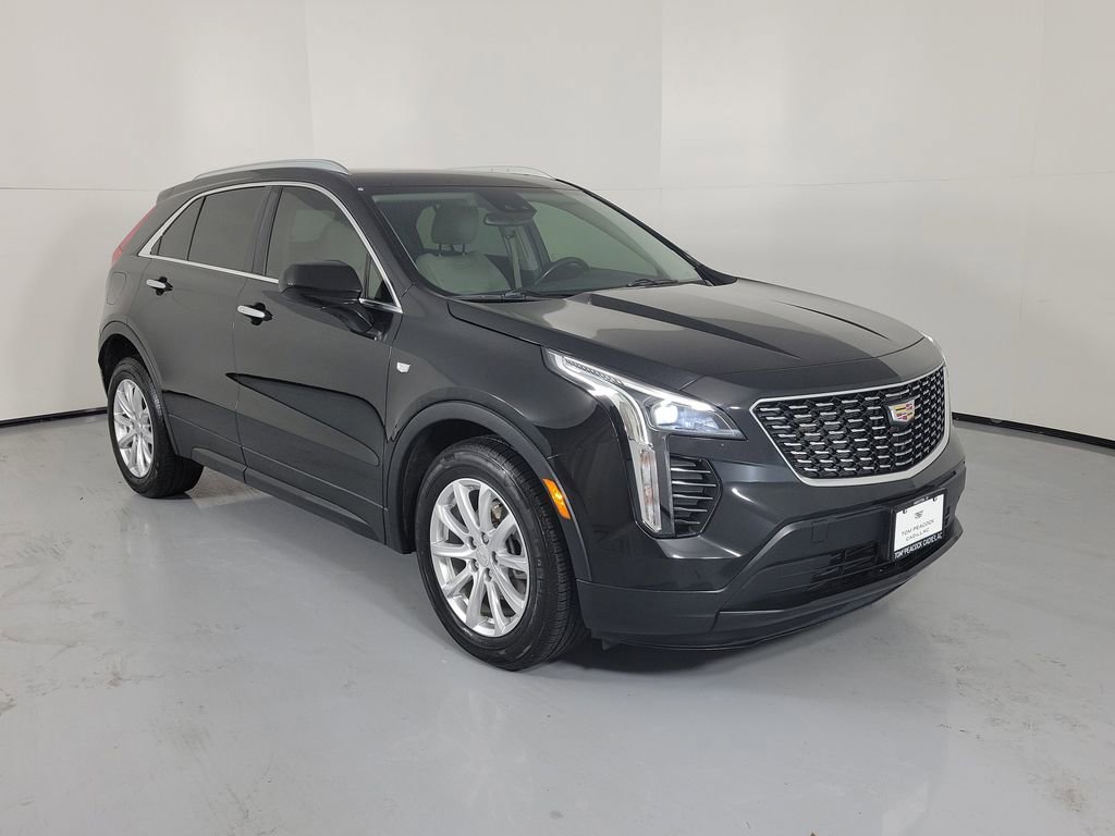 Used 2021 Cadillac XT4 Luxury w/ Cold Weather Package FWD image 1