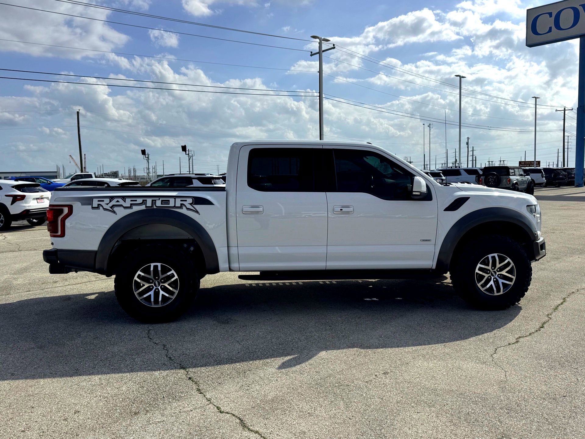 Used 2017 Ford F150 Raptor w/ Equipment Group 802A Luxury image 6