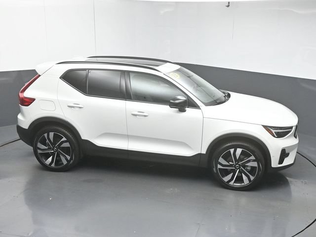 Certified 2025 Volvo XC40 B5 Ultra AWD/4WD image 50