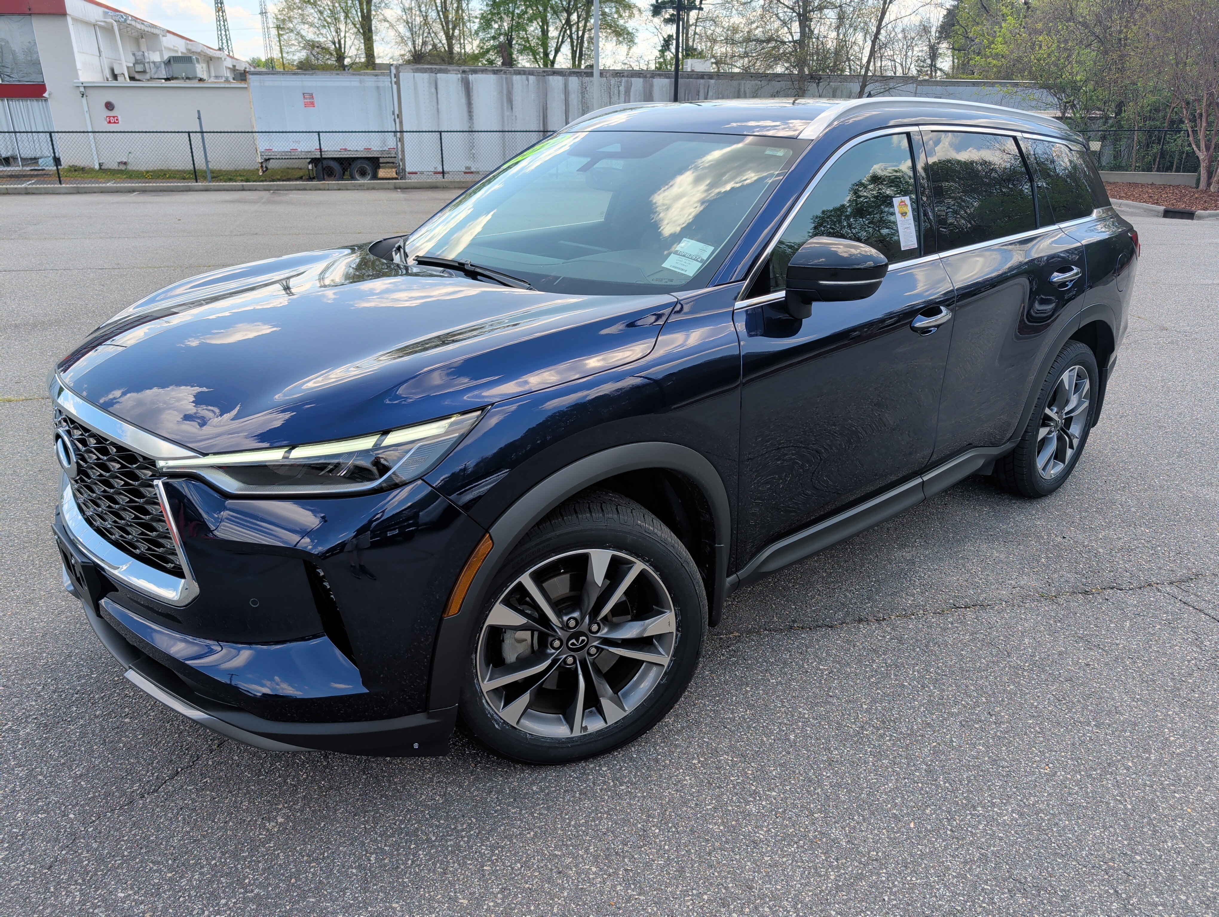 Used 2022 INFINITI QX60 Luxe w/ Cargo Package image 1