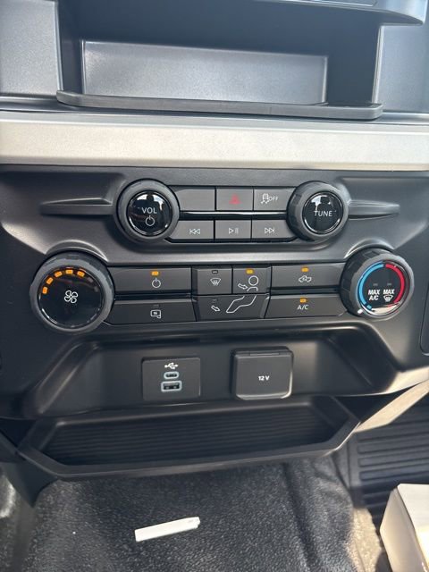 New 2026 Ford F550 4x4 Regular Cab Super Duty w/ XL Chrome Package image 30