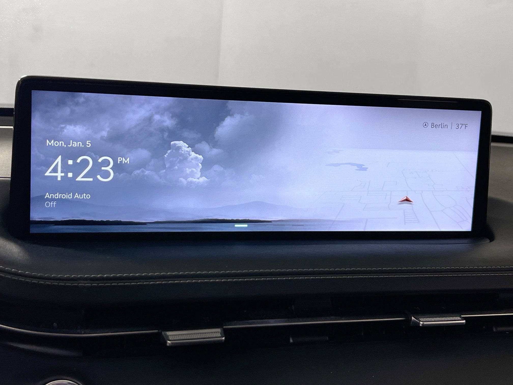 Used 2023 Genesis GV70 3.5T Sport w/ Sport Advanced Package image 15