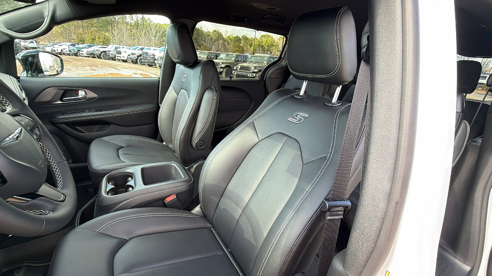 New 2026 Chrysler Pacifica Select image 17