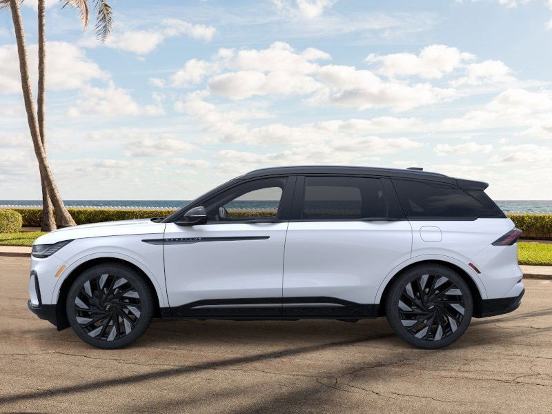 New 2026 Lincoln Nautilus Reserve image 3