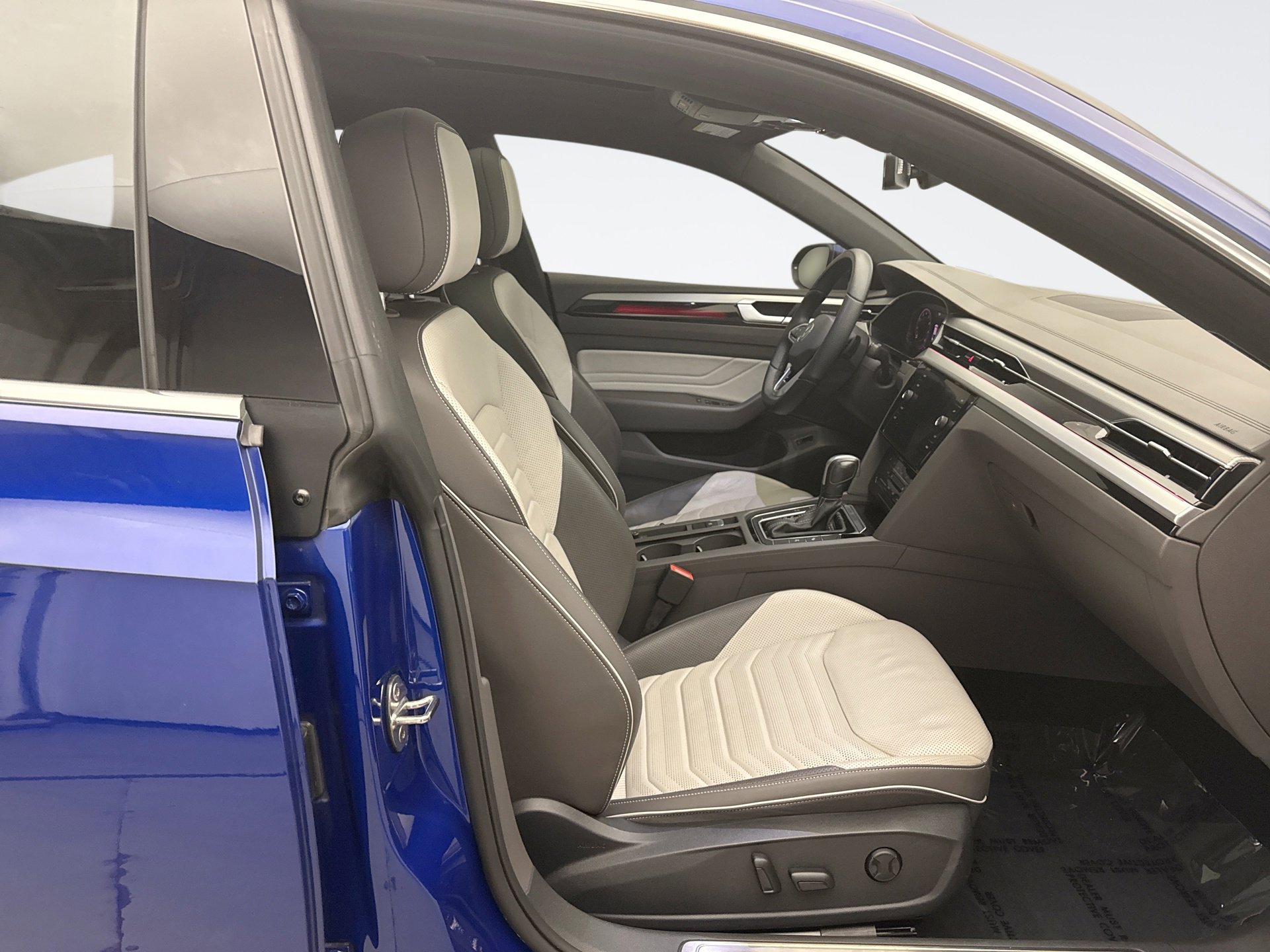 Used 2021 Volkswagen Arteon SEL Premium image 18