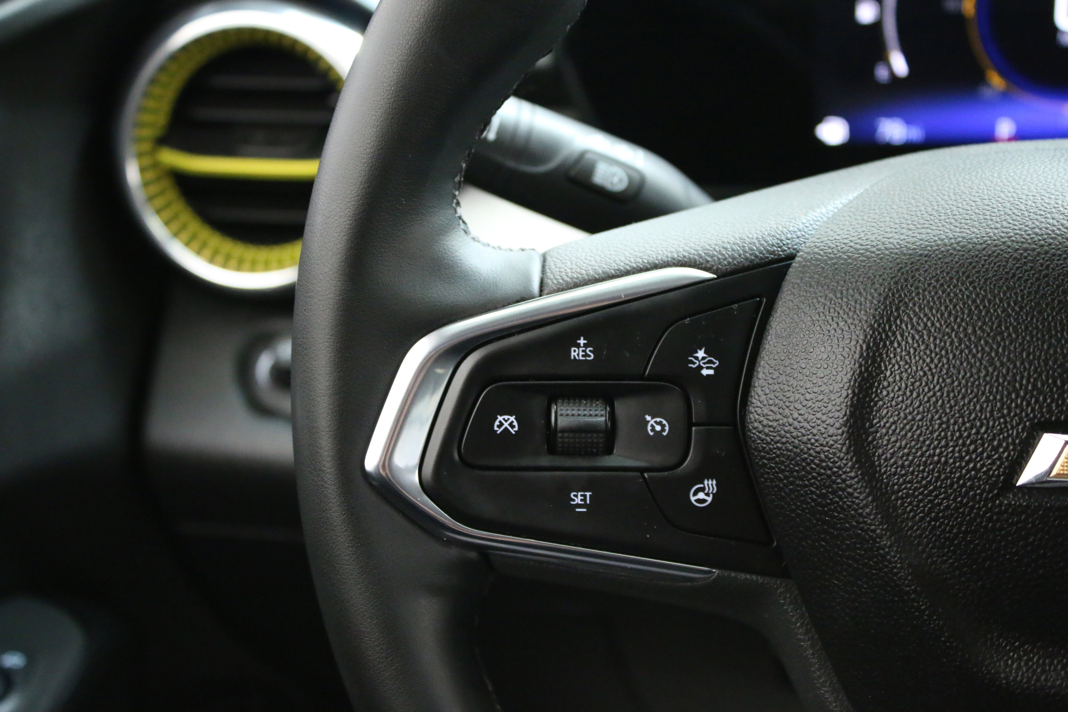 Used 2024 Chevrolet Trax LT w/ Driver Confidence Package image 17