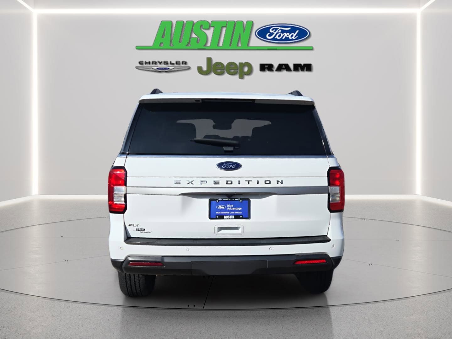 Certified 2022 Ford Expedition XLT image 4