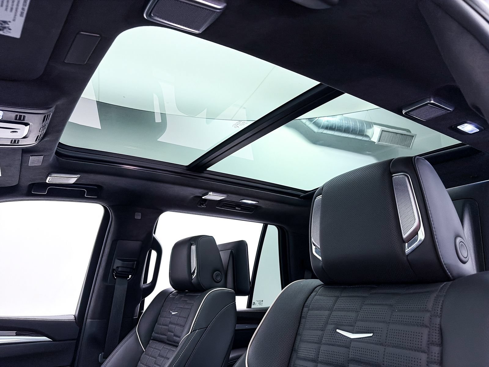 Used 2025 Cadillac Escalade Sport Platinum AWD/4WD image 5