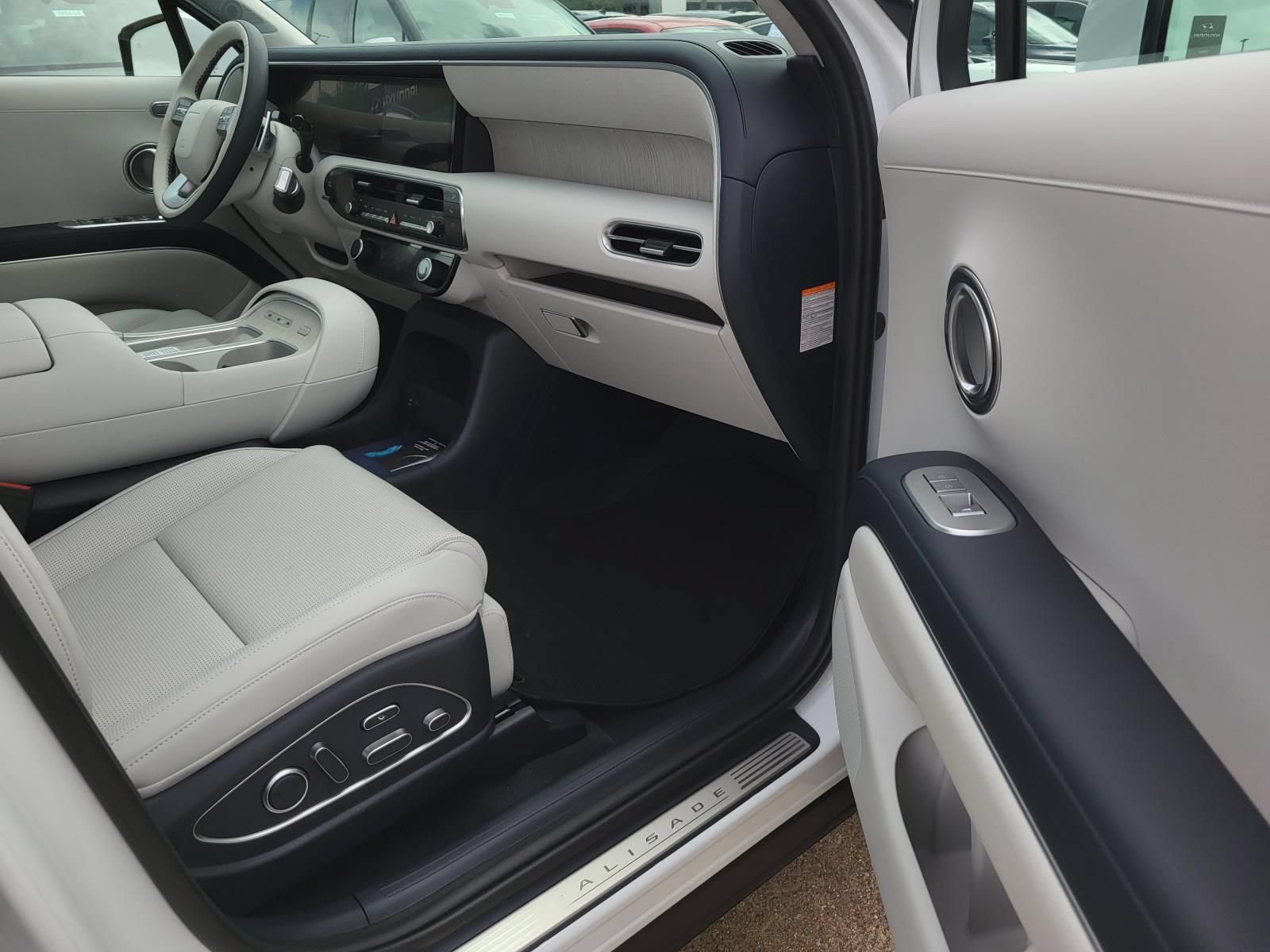New 2026 Hyundai Palisade Calligraphy AWD/4WD image 8