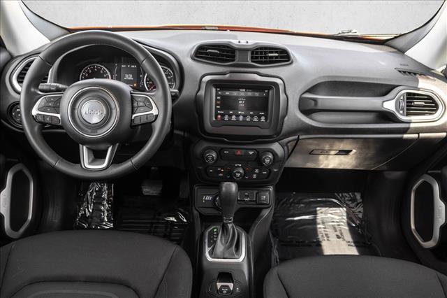 Used 2019 Jeep Renegade Latitude AWD/4WD image 24