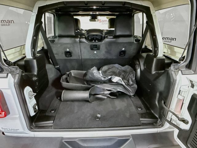 Used 2020 Jeep Wrangler Unlimited Sahara AWD/4WD image 26