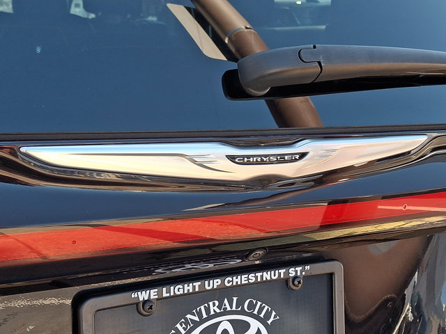 Used 2024 Chrysler Pacifica Touring-L FWD image 29