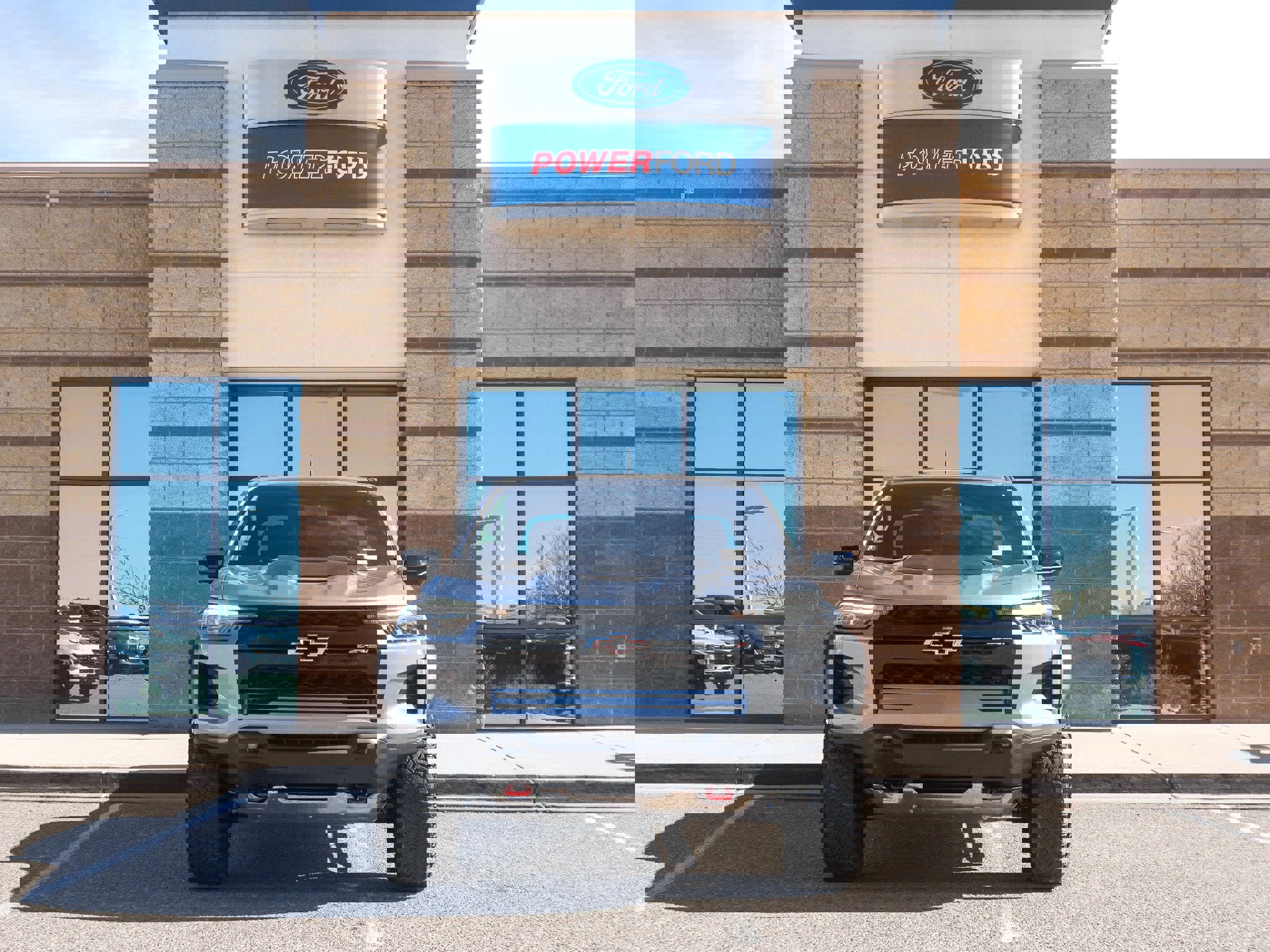 Used 2025 Chevrolet Colorado ZR2 w/ Technology Package image 3