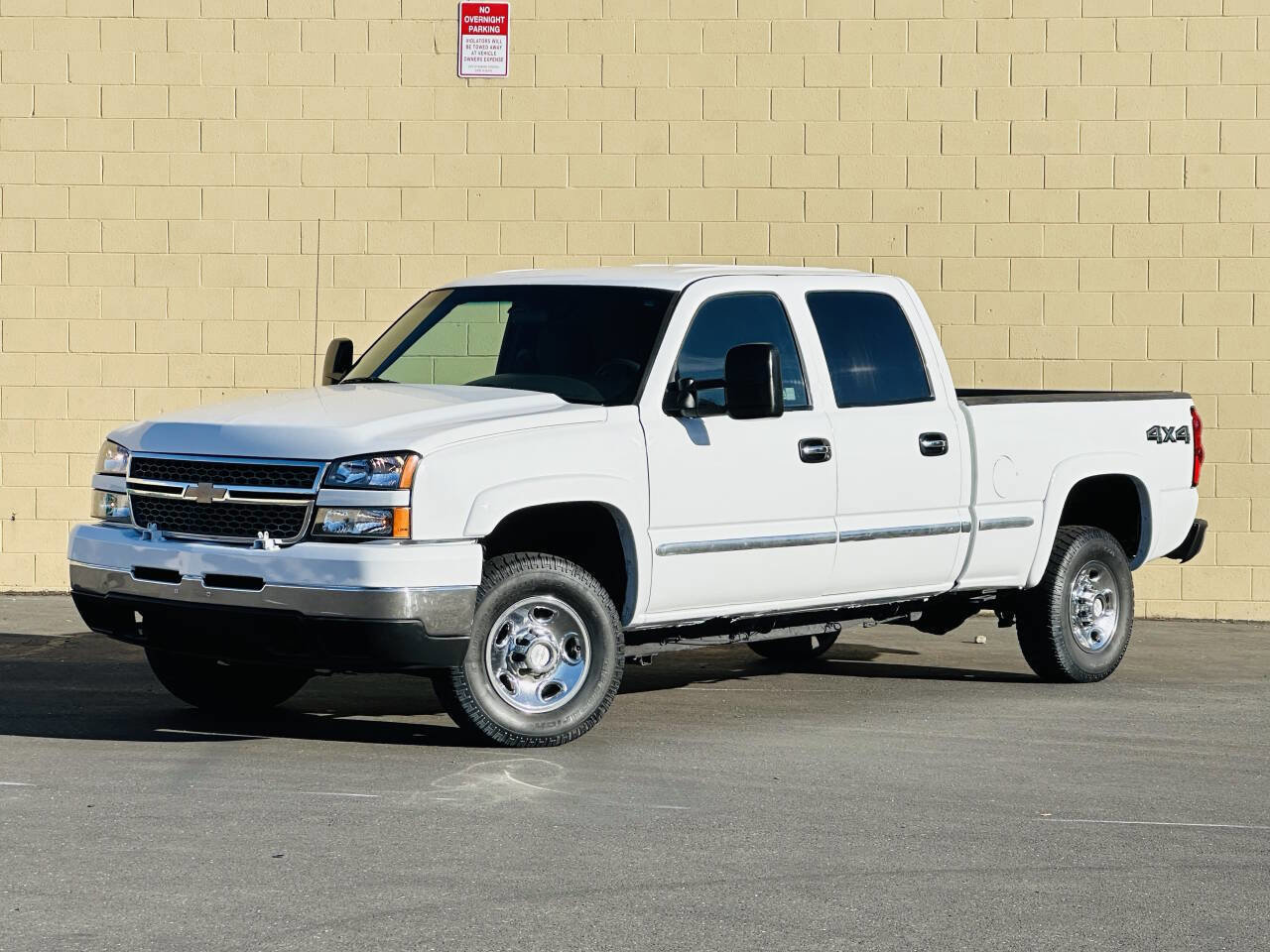 Used 2006 Chevrolet Silverado 2500 LS AWD/4WD image 4