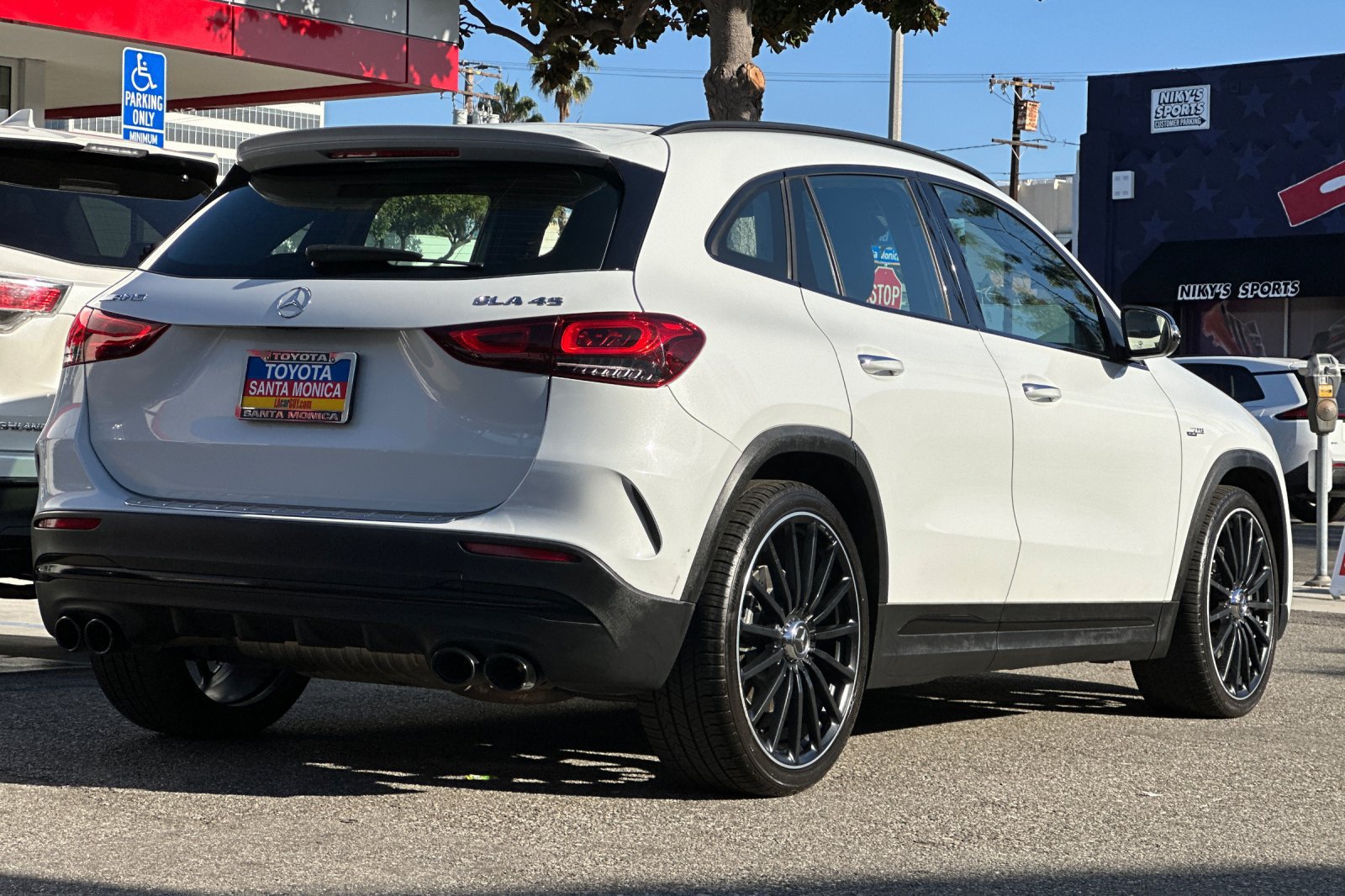 Used 2021 Mercedes-Benz GLA 45 AMG 4MATIC image 4