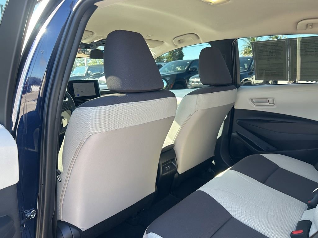 Used 2025 Toyota Corolla LE image 30