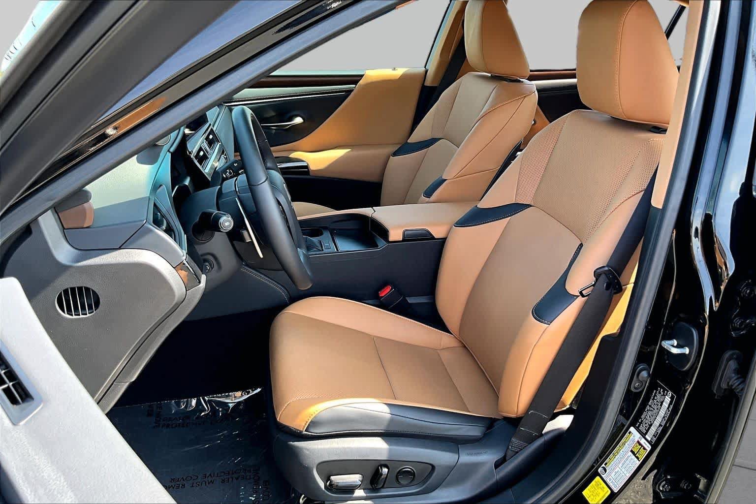 Used 2025 Lexus ES 350 w/ Premium Package FWD image 8