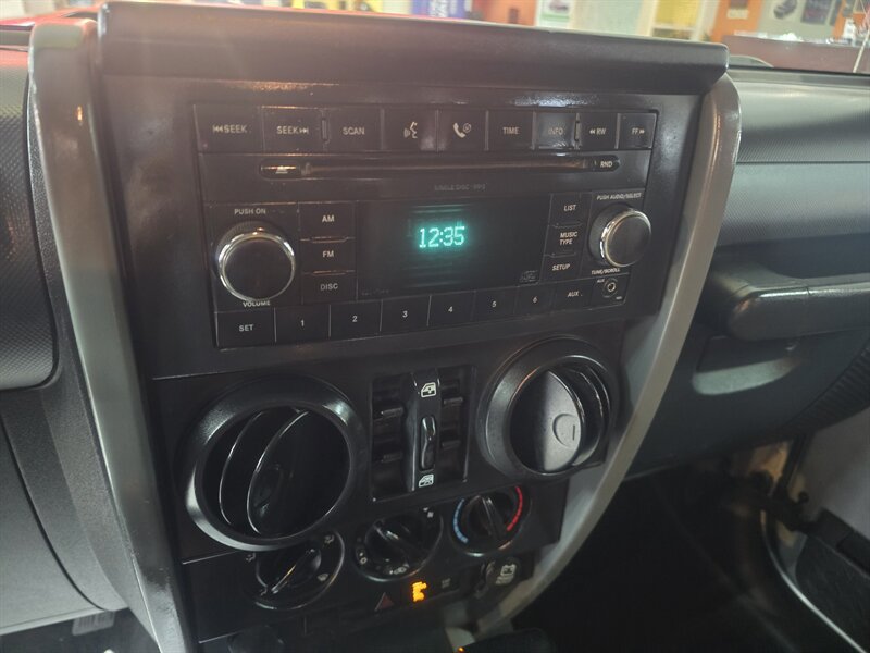 Used 2007 Jeep Wrangler Unlimited Sahara AWD/4WD image 20