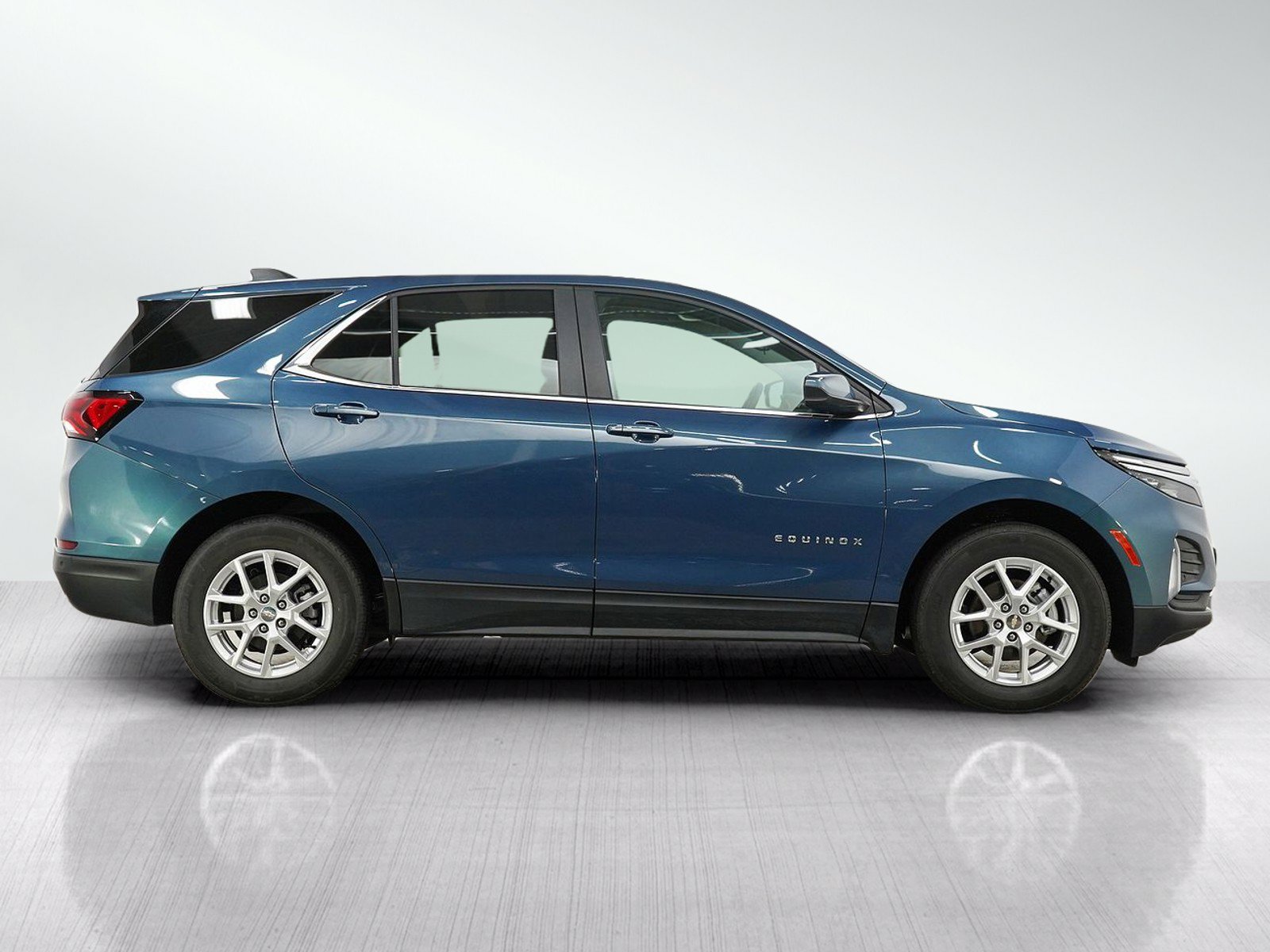 Used 2024 Chevrolet Equinox LT FWD image 6