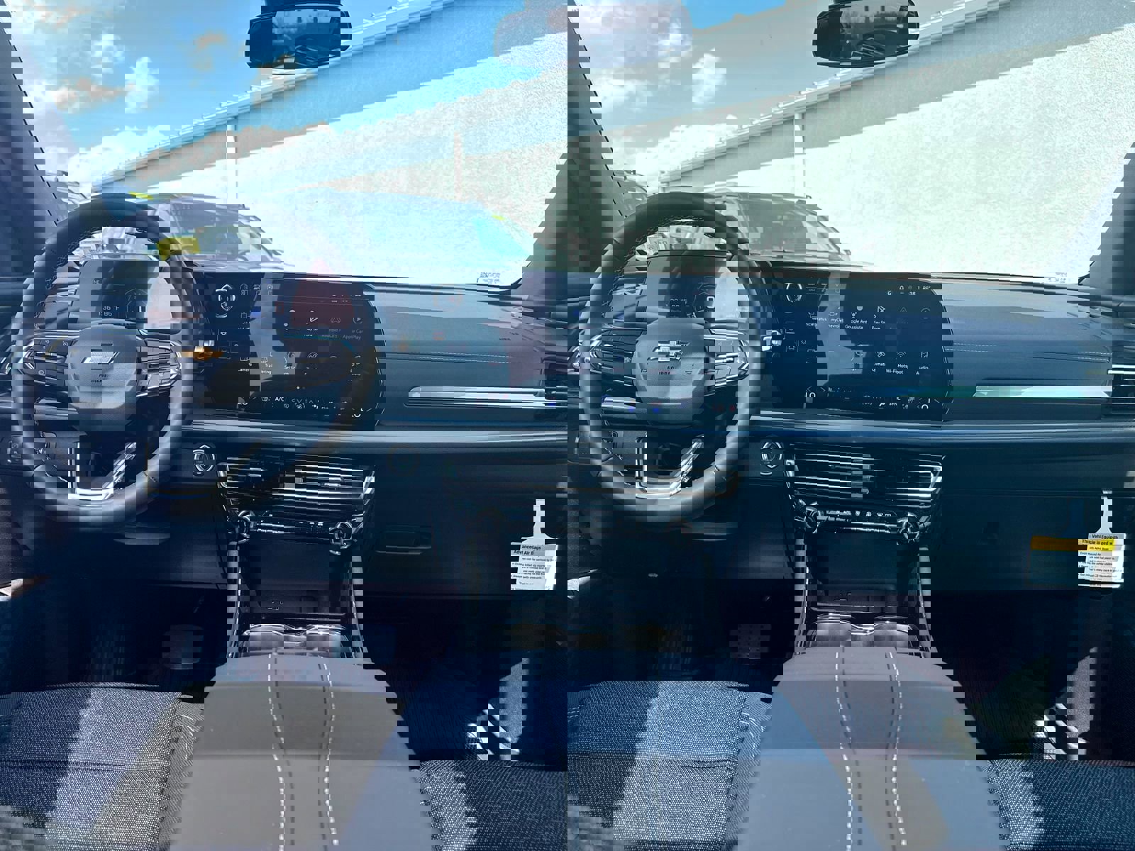 New 2026 Chevrolet Traverse LT w/ Sun and Wheel Package AWD/4WD image 27