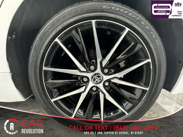 Used 2022 Toyota Camry SE FWD image 12