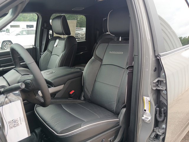 New 2026 RAM 4500 4x4 Crew Cab DRW w/ Laramie Trim Package image 45
