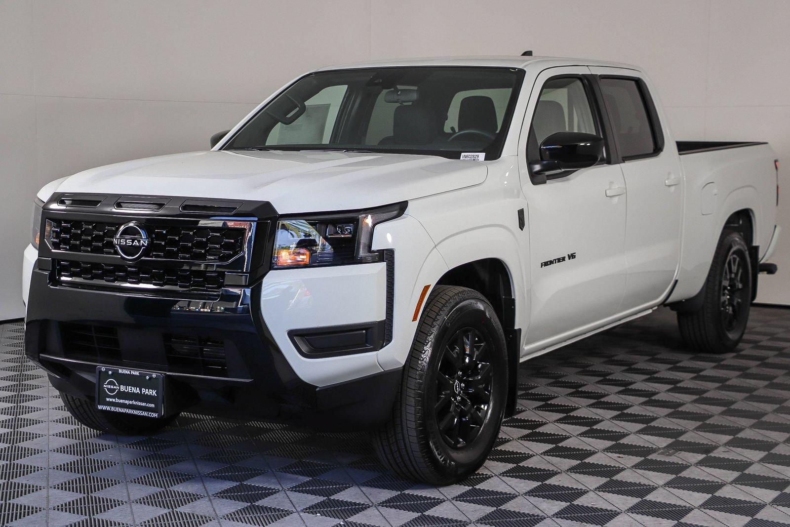 New 2027 Nissan Frontier SV w/ Tow Package RWD image 3