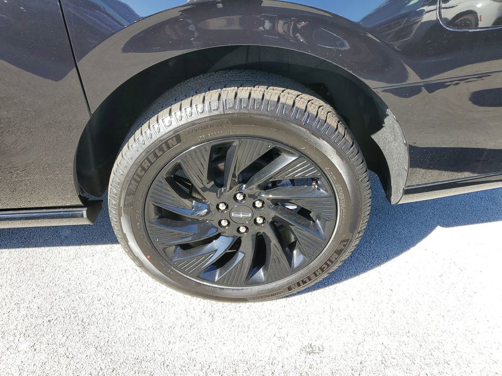New 2025 Lincoln Navigator L Reserve w/ Jet Appearance Package image 8