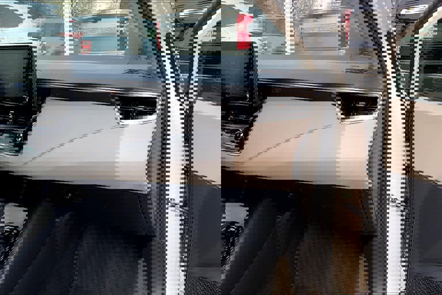 Used 2022 Toyota Corolla LE image 18