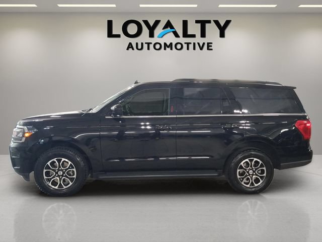 Used 2024 Ford Expedition XLT AWD/4WD image 2