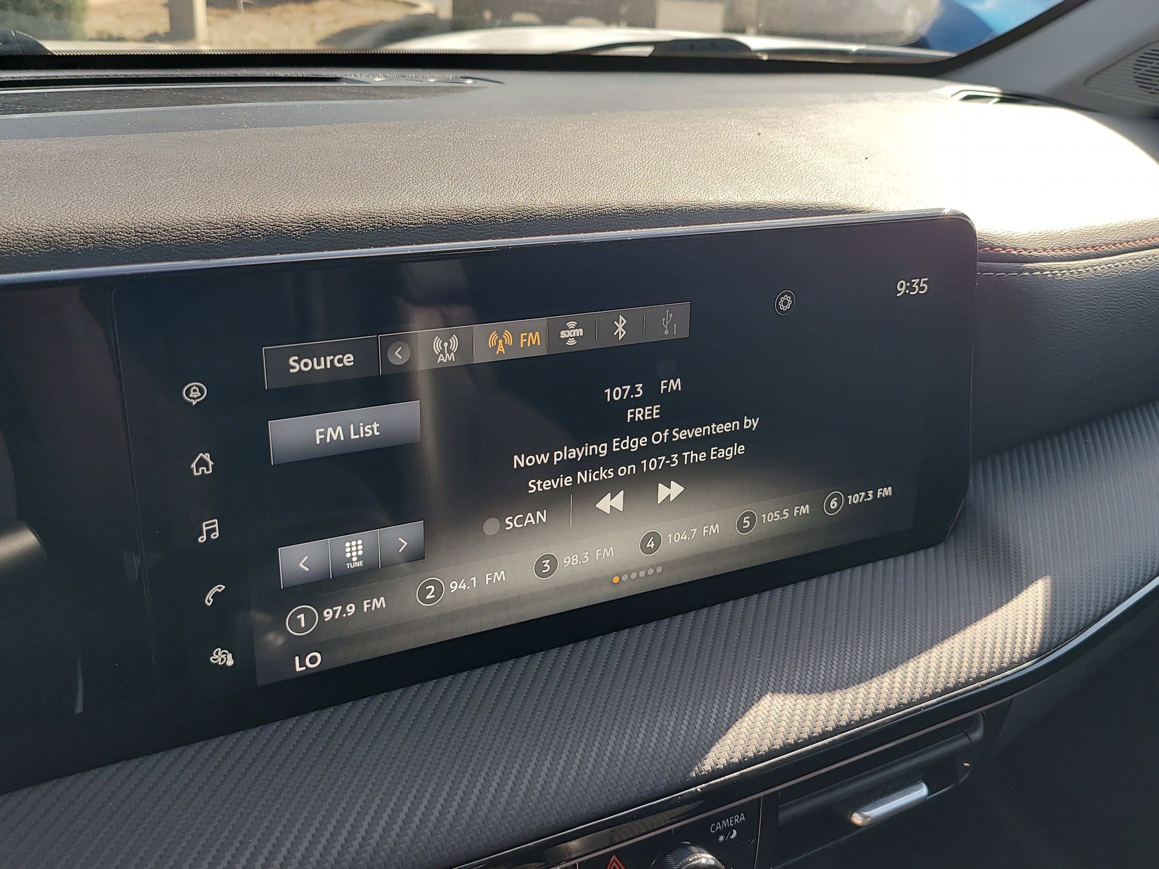 Used 2025 Nissan Kicks SR FWD image 19